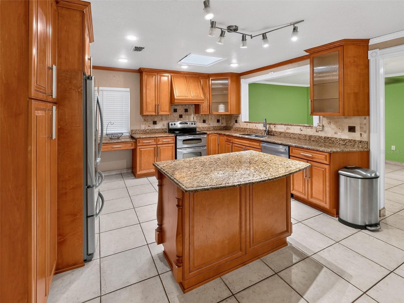 ALMANS ACRES - Residential