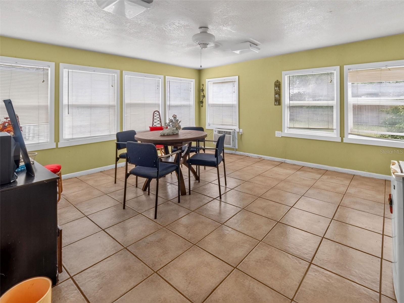 ALMANS ACRES - Residential