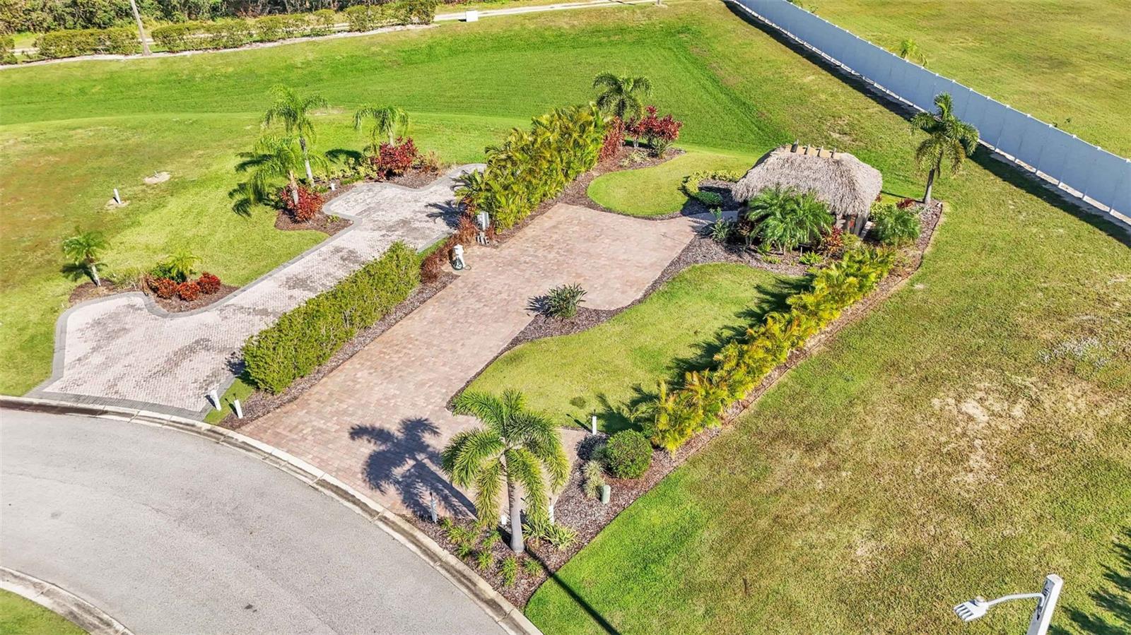 BAY LAKE RESIDENCE - Land