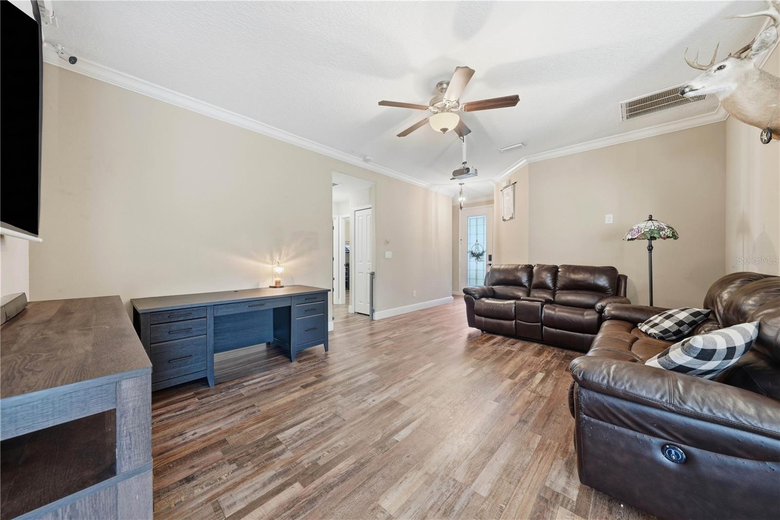 VISTA OAKS - Residential