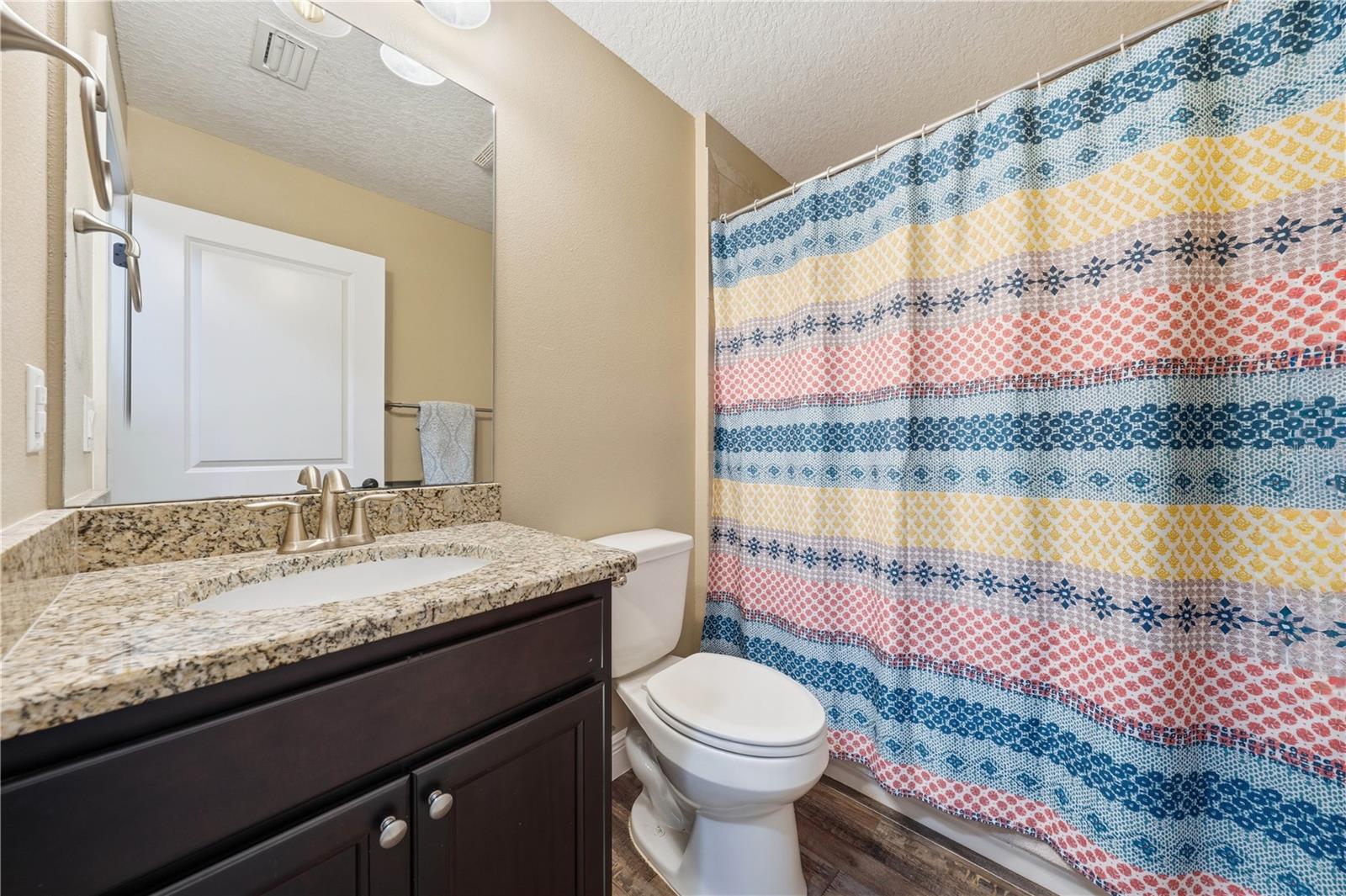 VISTA OAKS - Residential