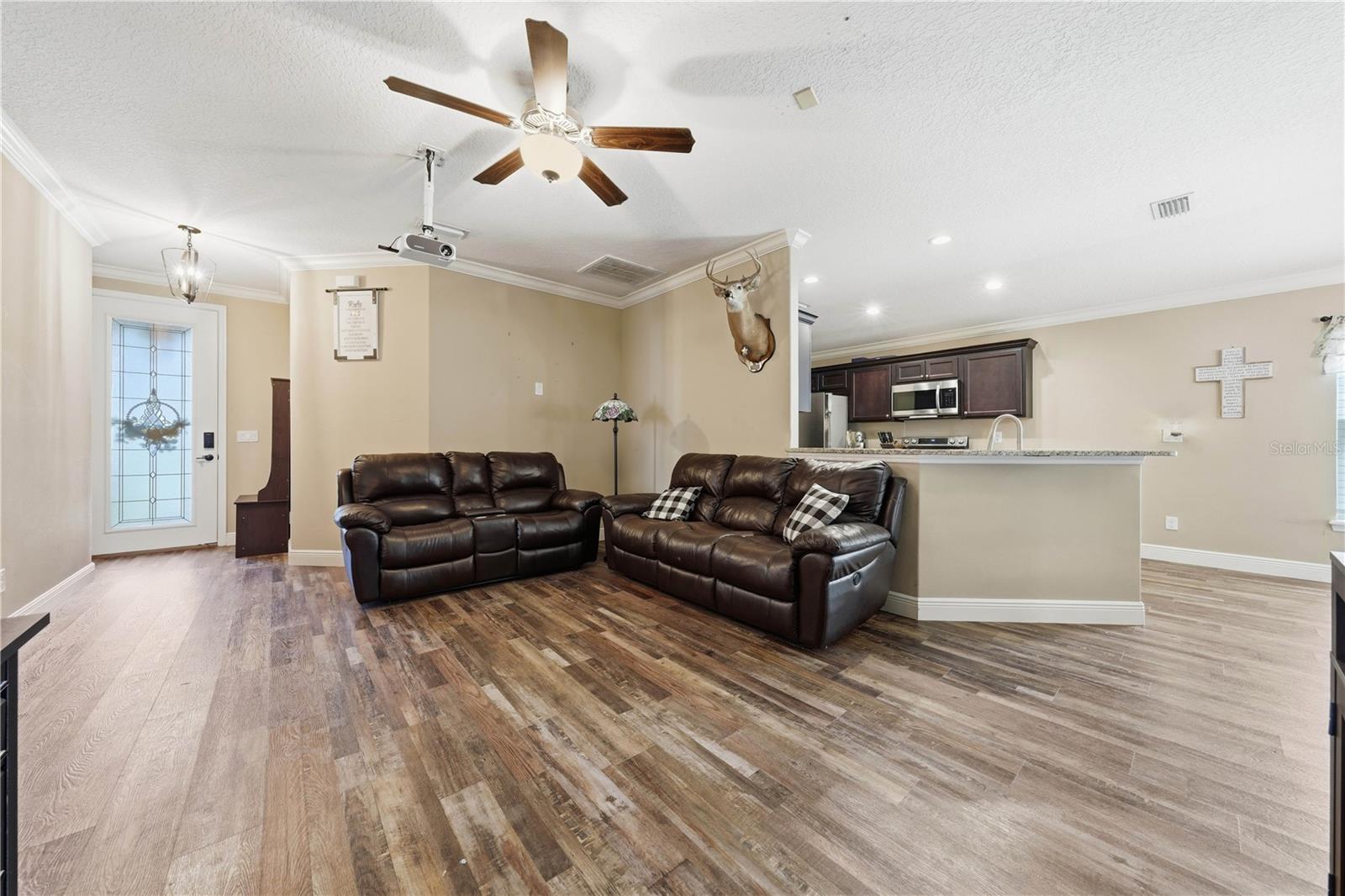 VISTA OAKS - Residential