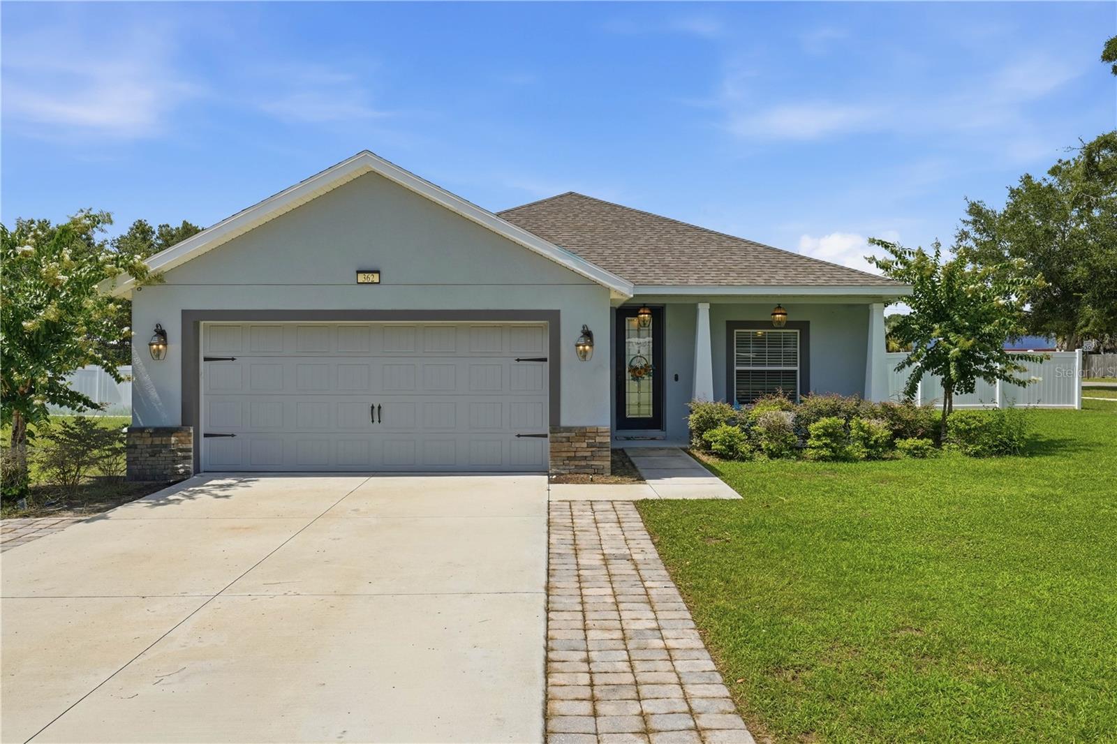 VISTA OAKS - Residential