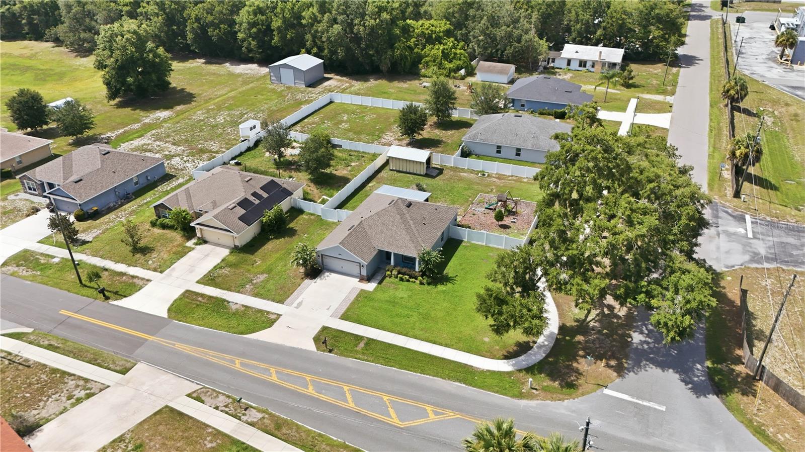 VISTA OAKS - Residential