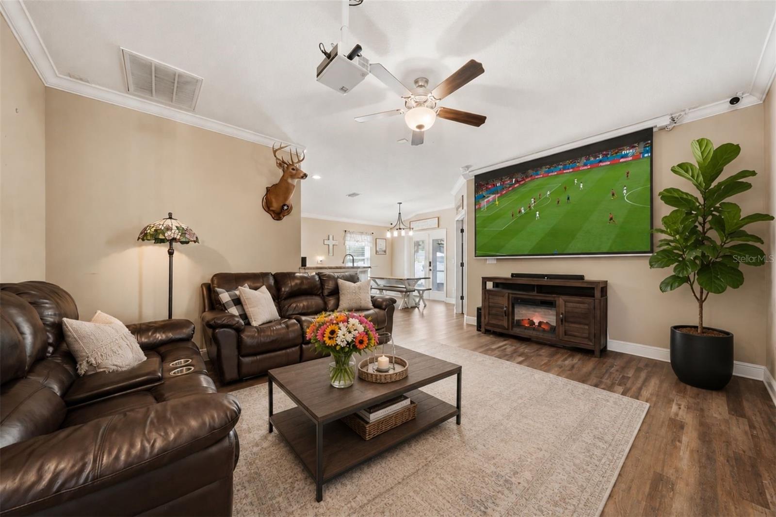 VISTA OAKS - Residential