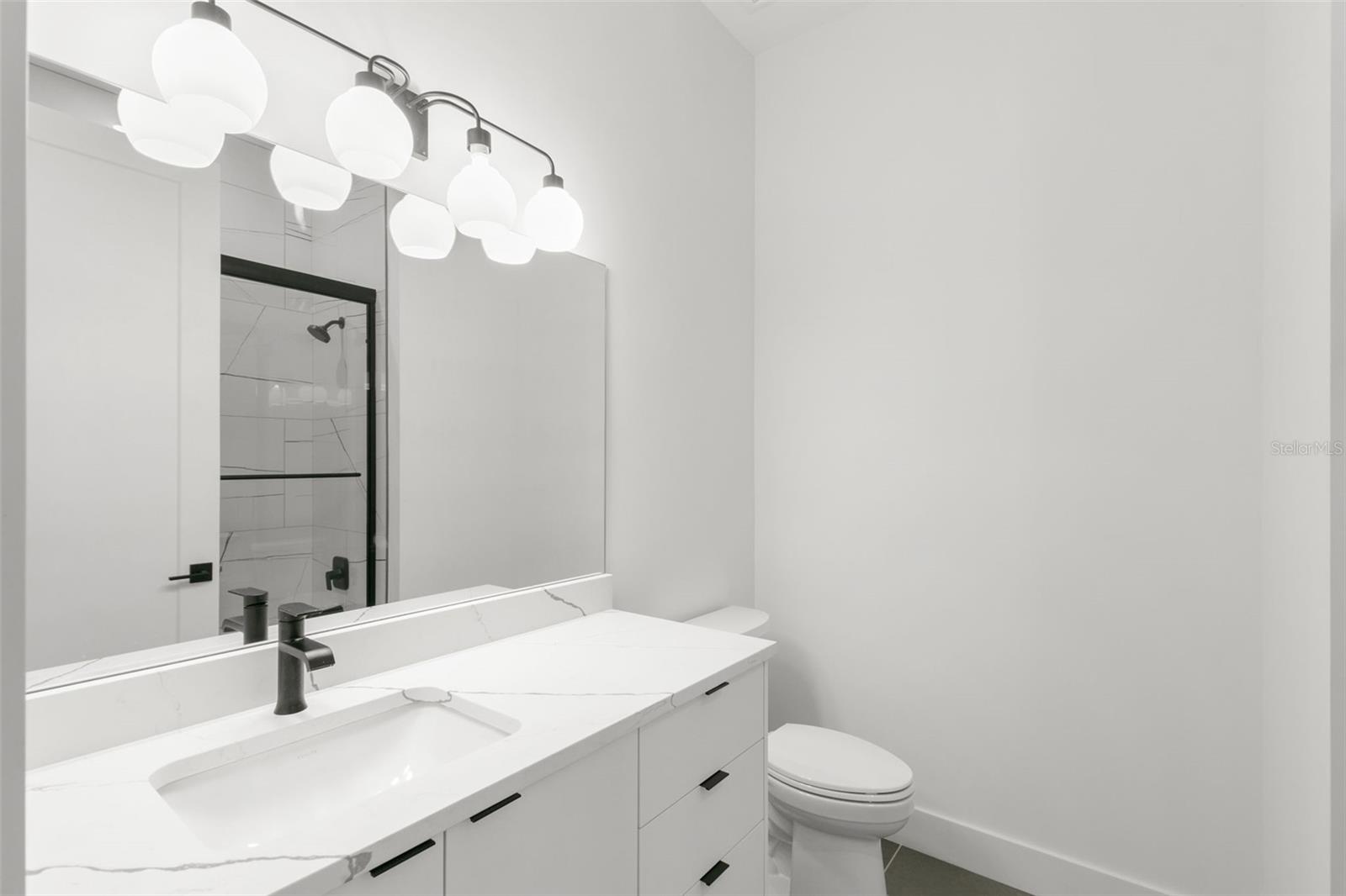 SANCTUARY COVE - Residential