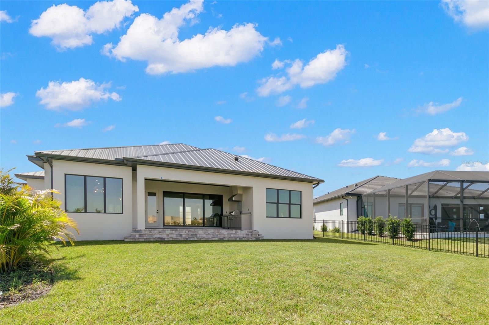 SANCTUARY COVE - Residential