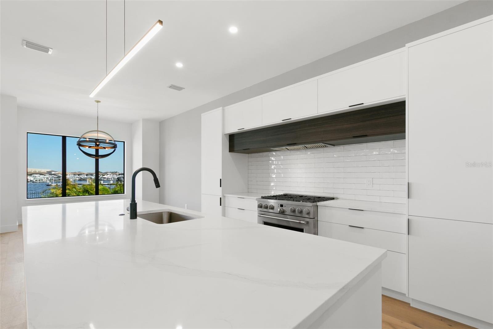 SANCTUARY COVE - Residential