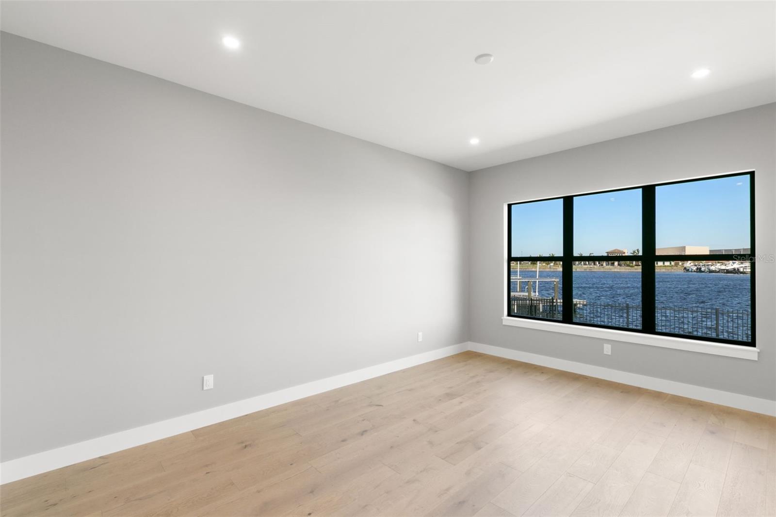 SANCTUARY COVE - Residential