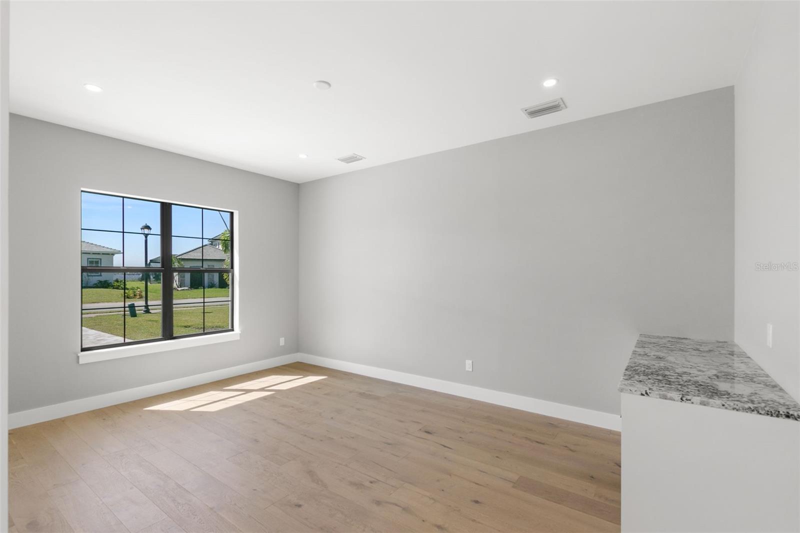 SANCTUARY COVE - Residential