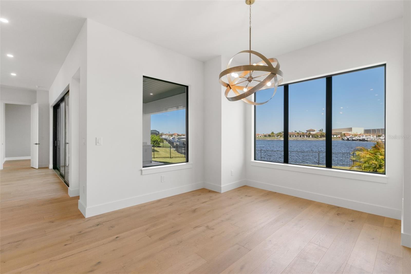 SANCTUARY COVE - Residential