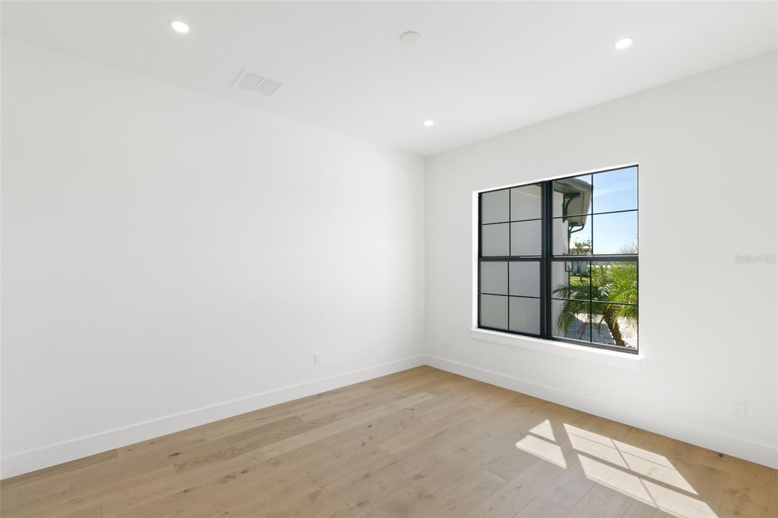 SANCTUARY COVE - Residential
