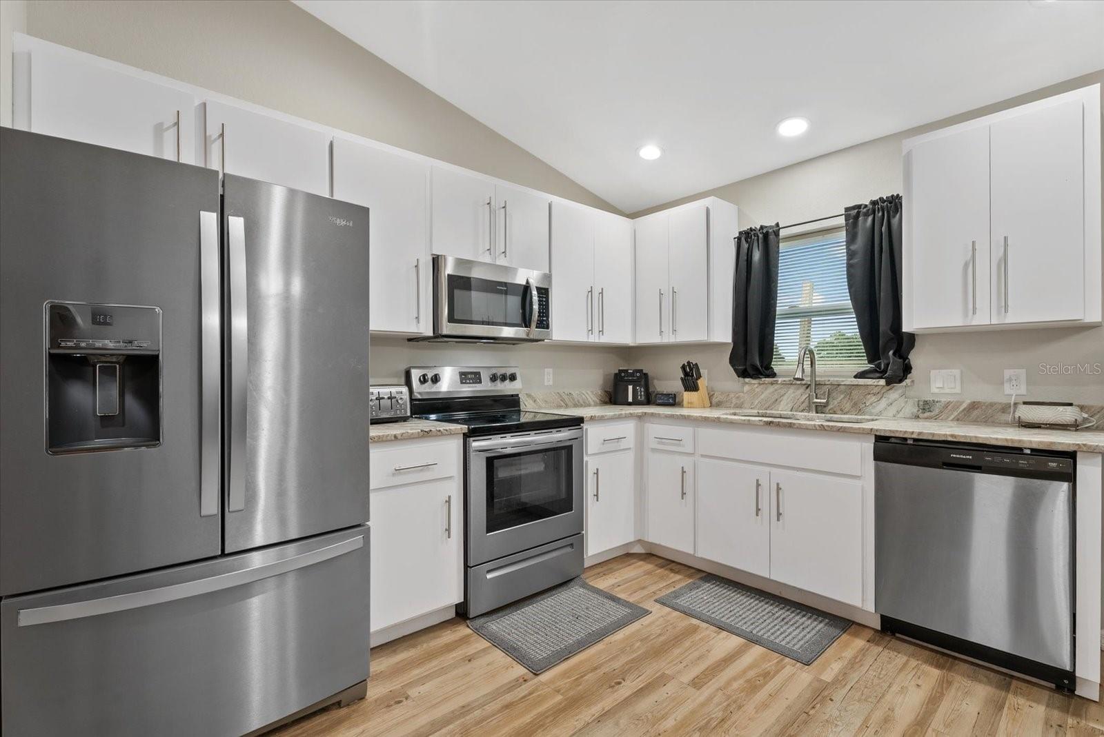 SUNNYBREEZE PALMS GOLF COURSE - Residential