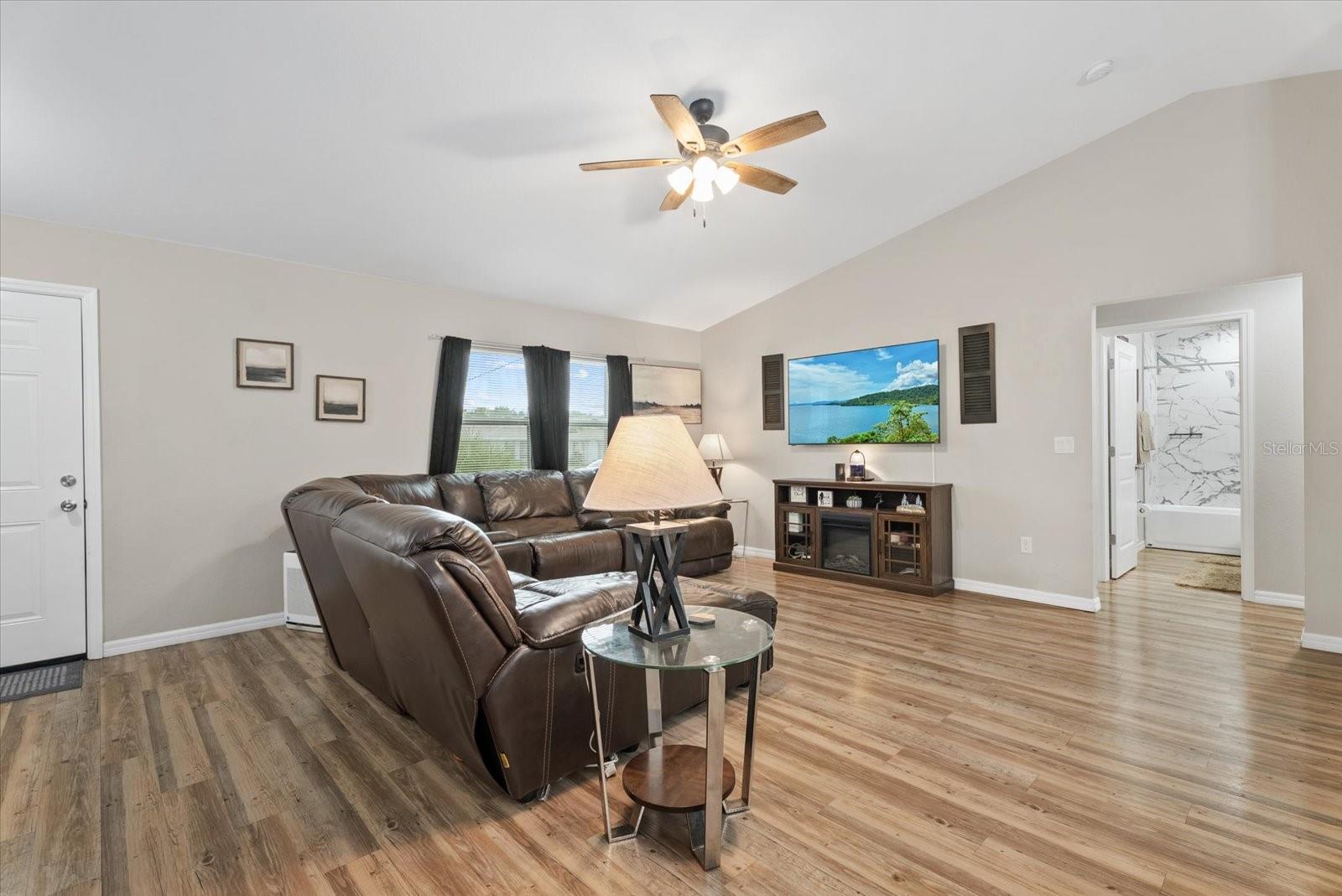 SUNNYBREEZE PALMS GOLF COURSE - Residential