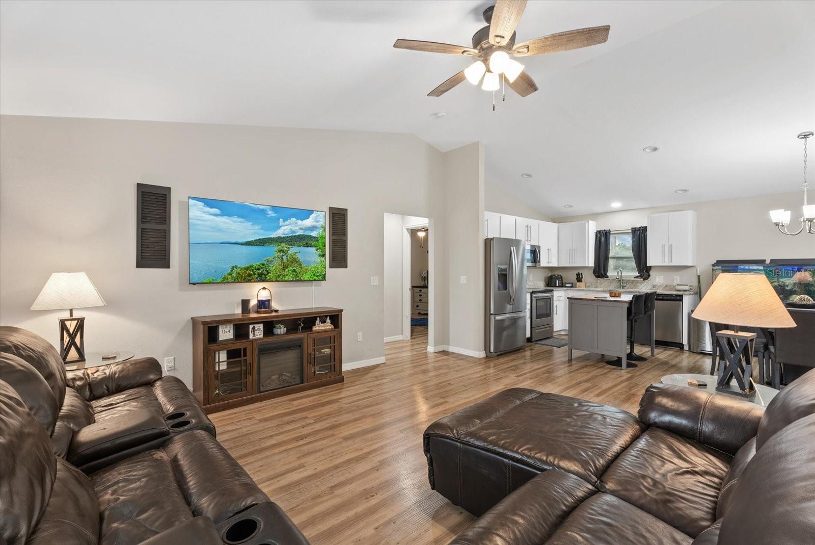 SUNNYBREEZE PALMS GOLF COURSE - Residential
