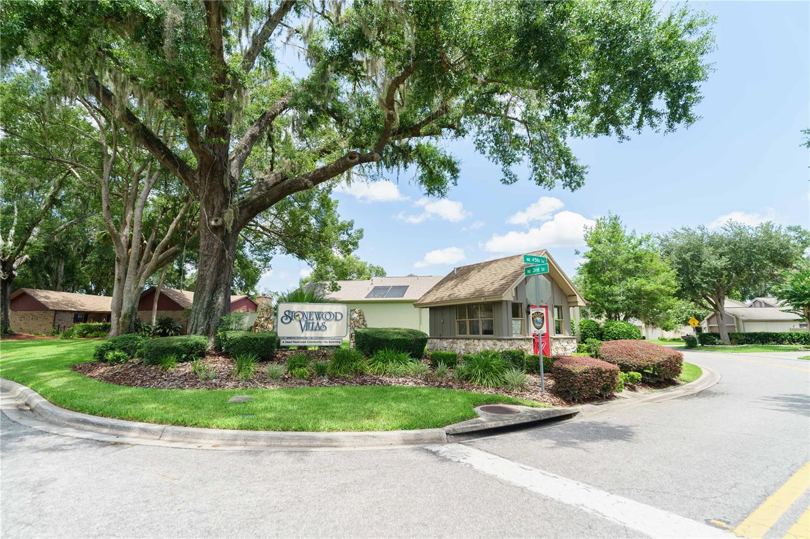 STONEWOOD VILLAS - Residential