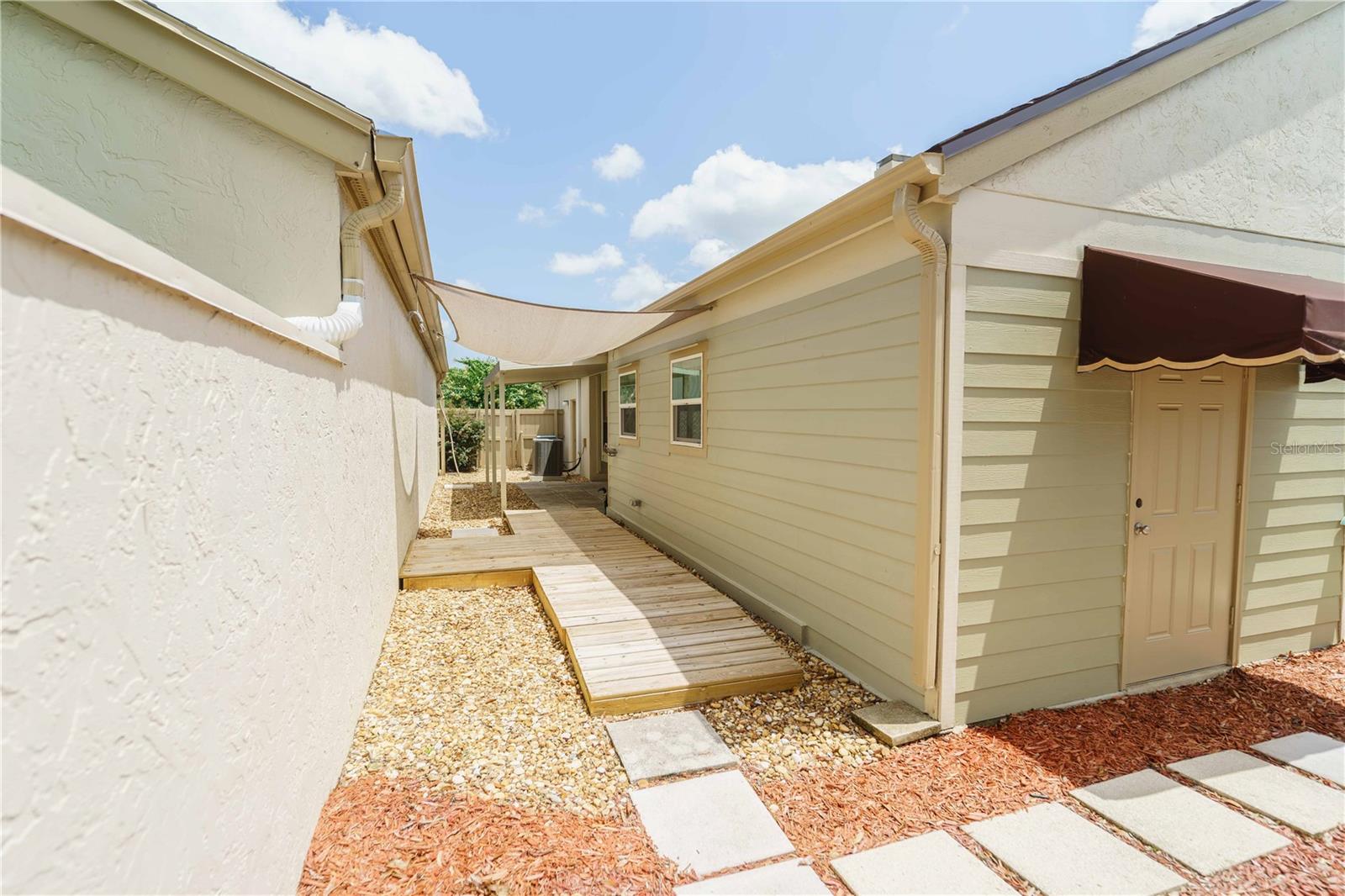 STONEWOOD VILLAS - Residential