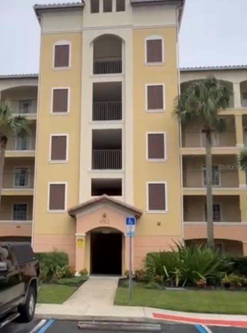WORLDQUEST RESIDENCE - Residential