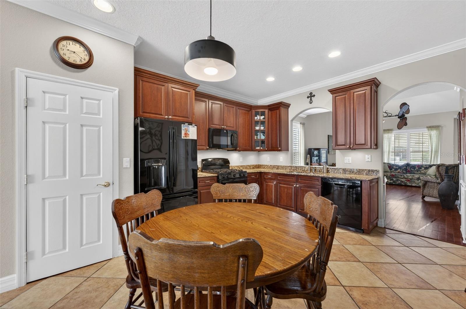 WINTER OAKS - Residential
