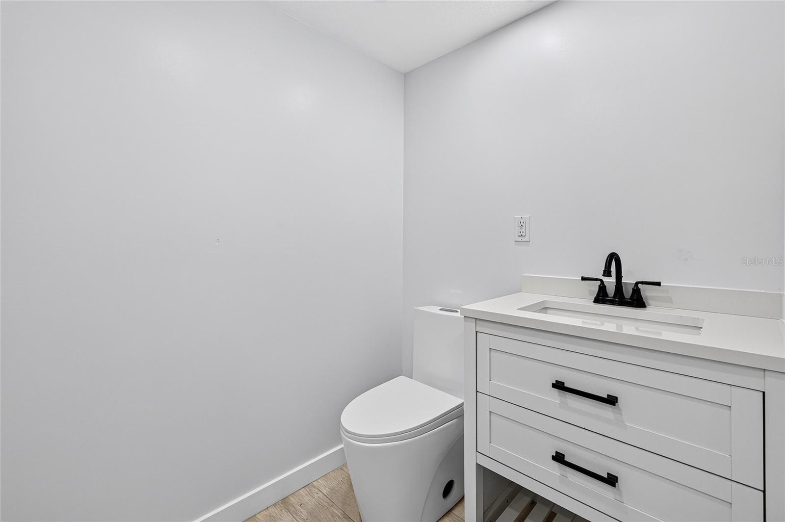 TIKI APTS BLDG 01 - Residential