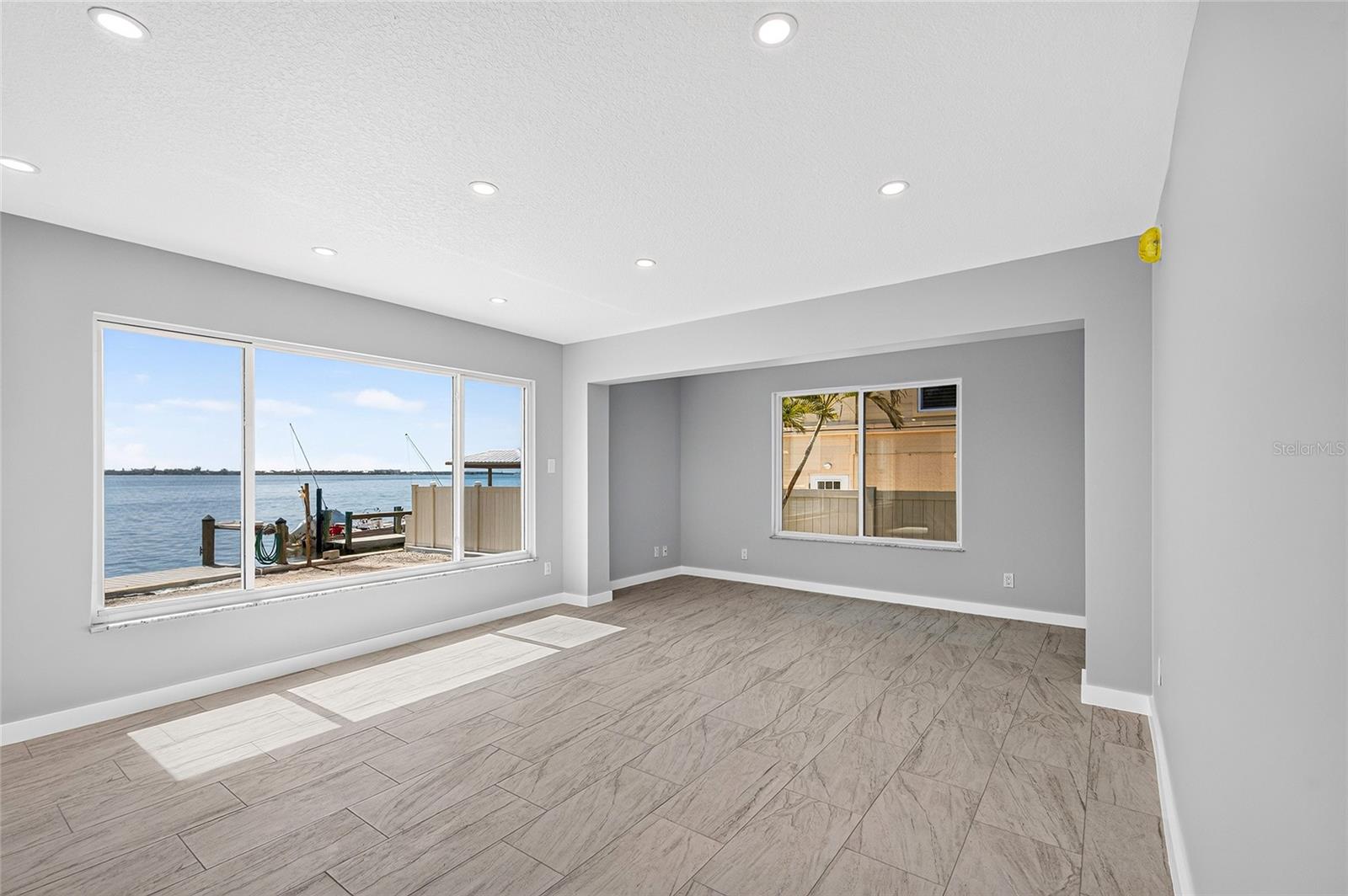 TIKI APTS BLDG 01 - Residential