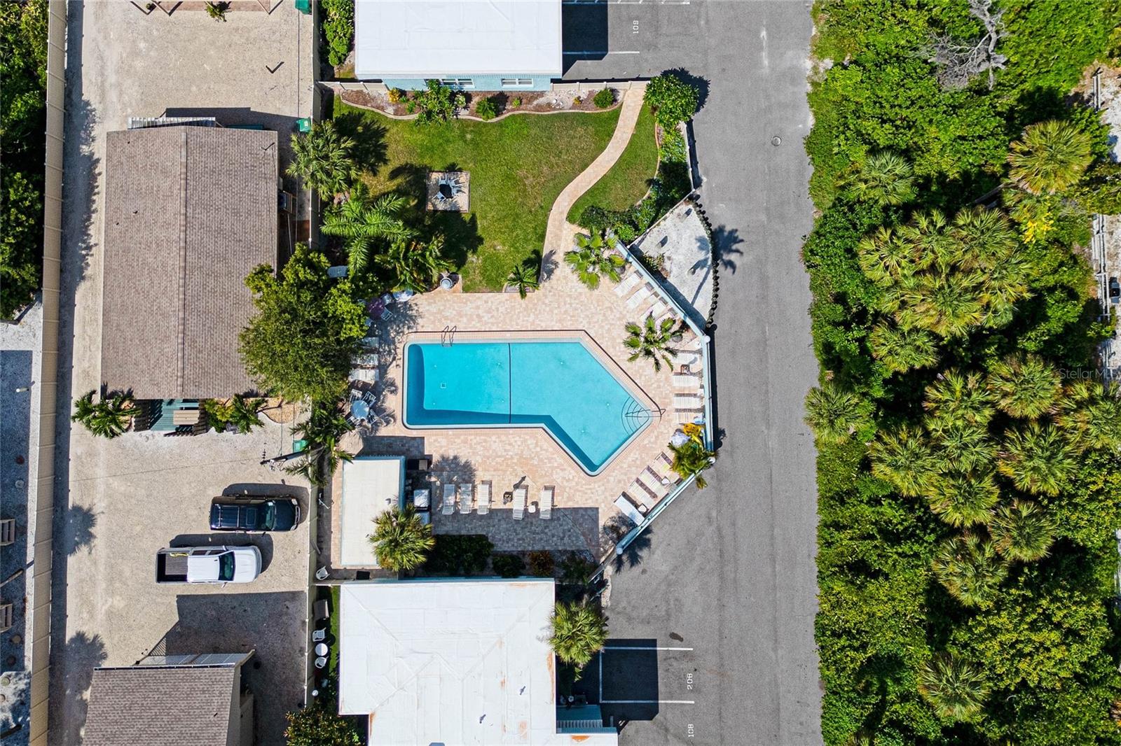 TIKI APTS BLDG 01 - Residential