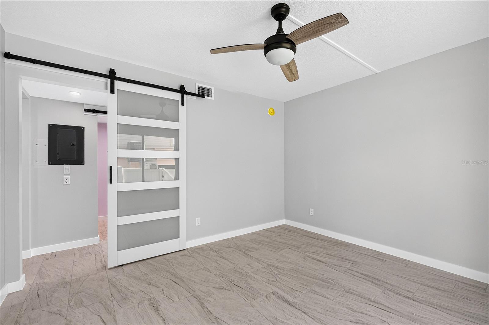 TIKI APTS BLDG 01 - Residential