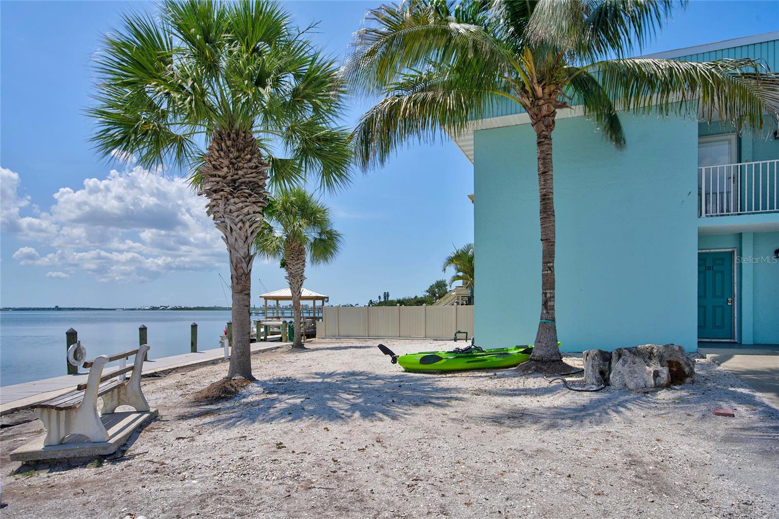 TIKI APTS BLDG 01 - Residential