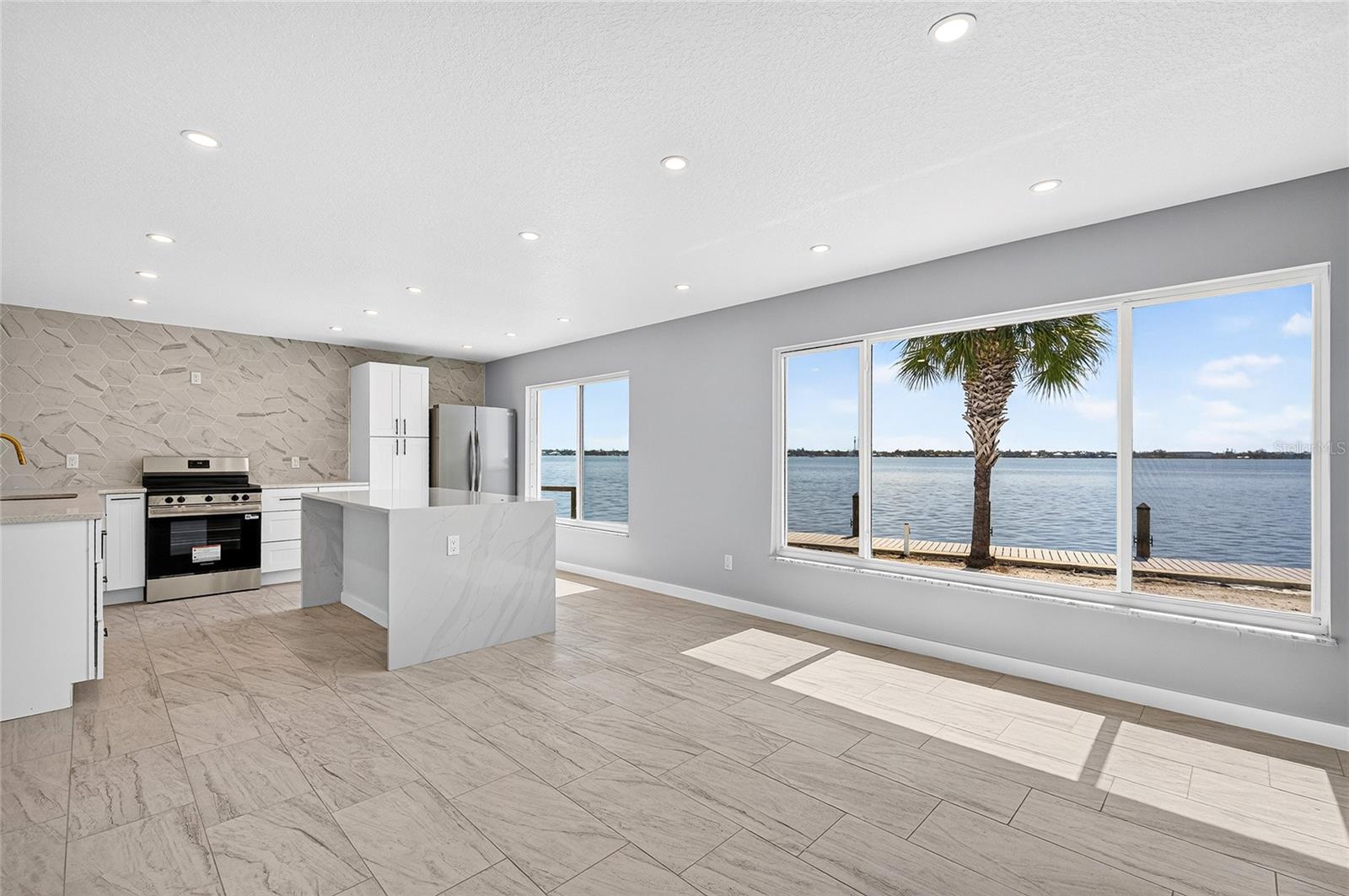 TIKI APTS BLDG 01 - Residential