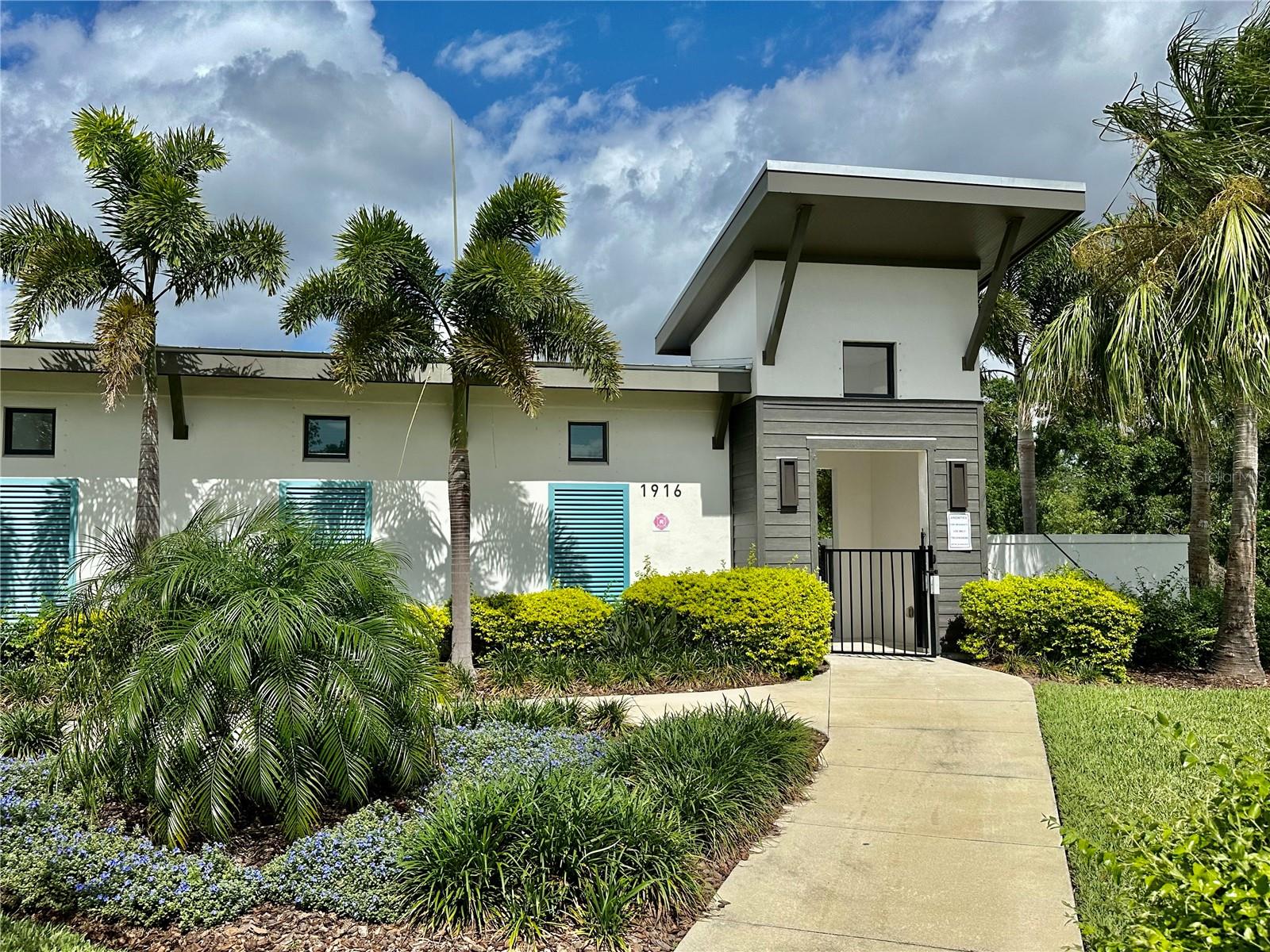 WOODLEAF HAMMOCK - Residential Lease