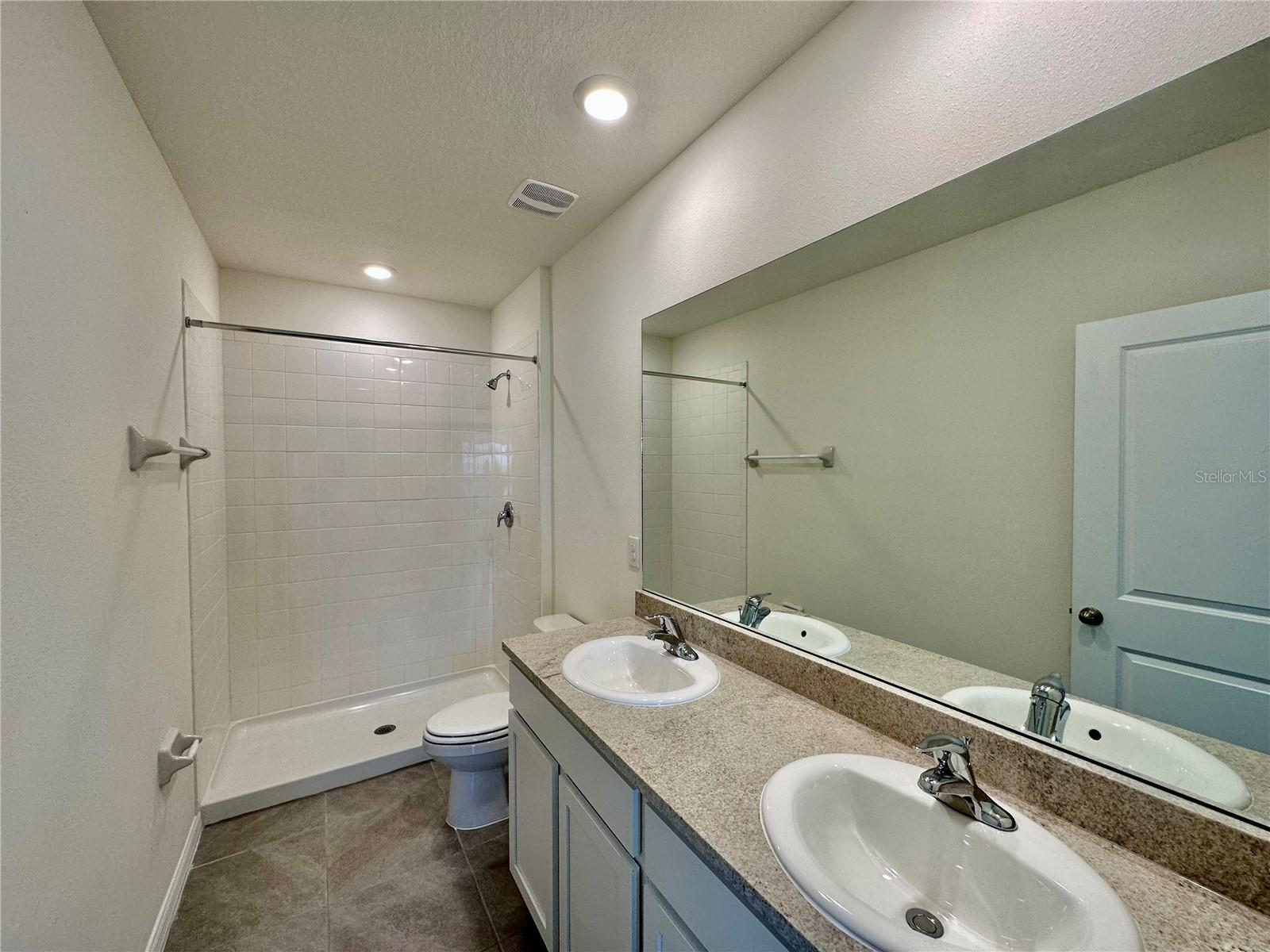 WOODLEAF HAMMOCK - Residential Lease