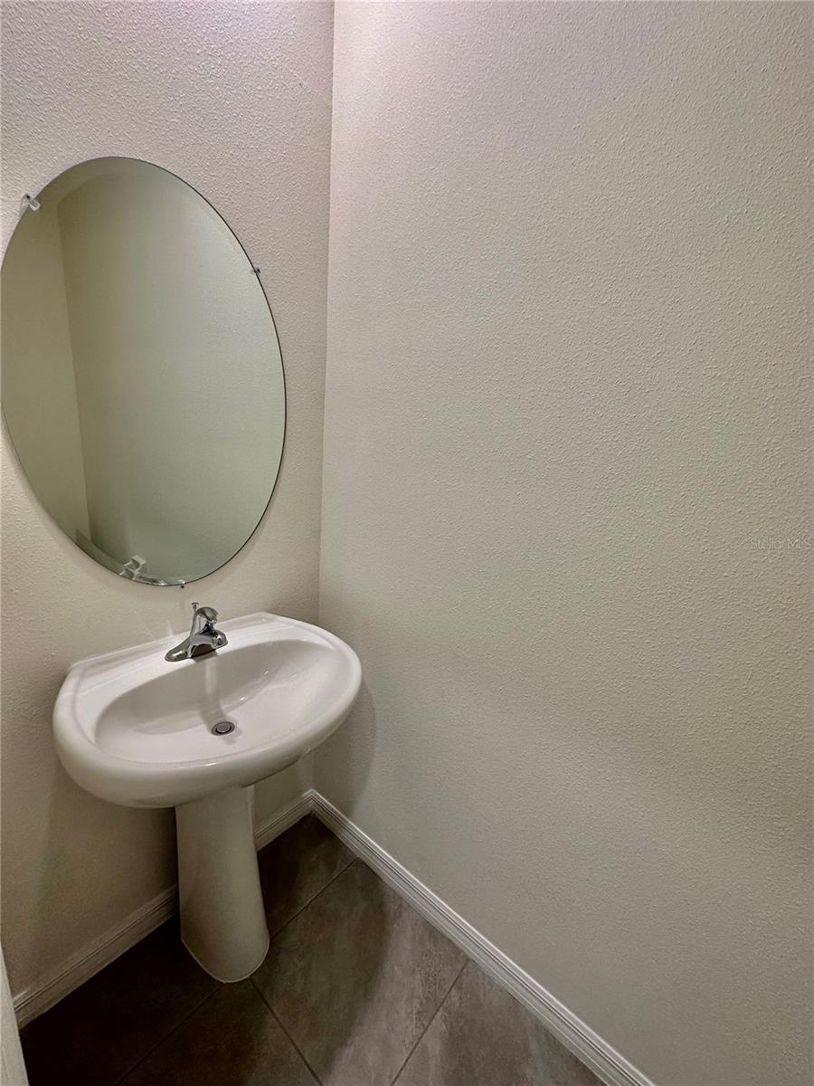 WOODLEAF HAMMOCK - Residential Lease