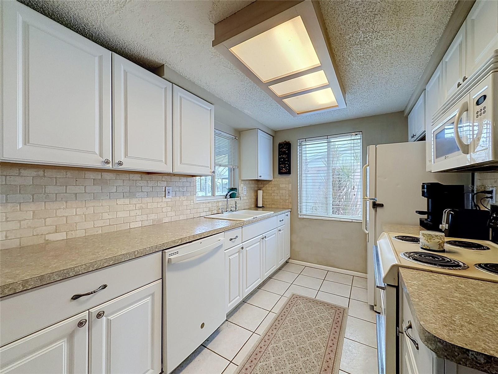 ALOHA GARDENS - Residential