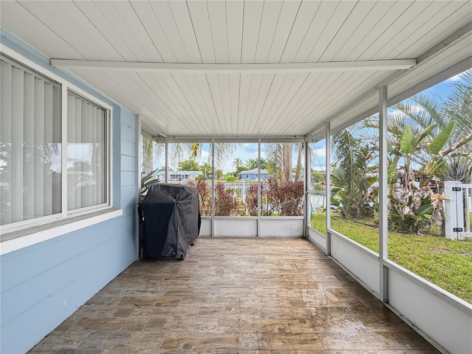 ALOHA GARDENS - Residential