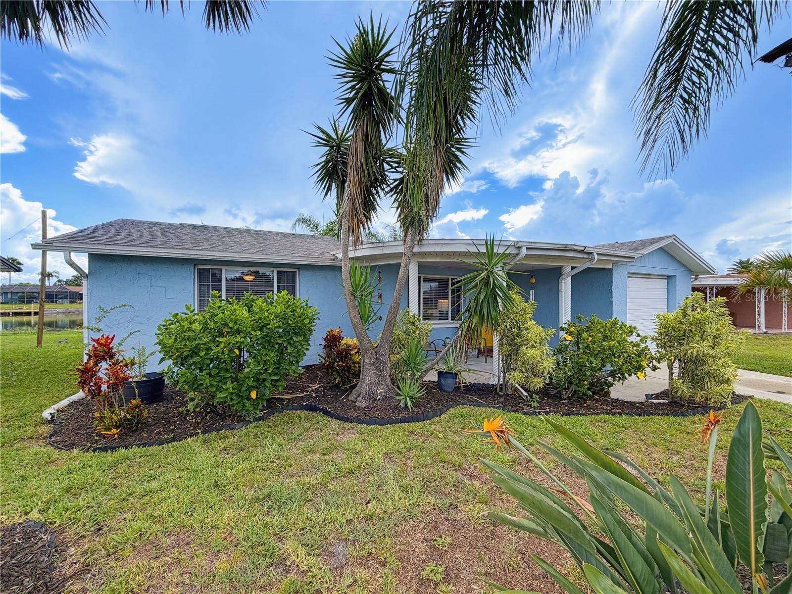 ALOHA GARDENS - Residential
