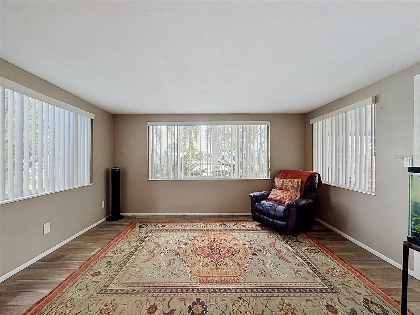 ALOHA GARDENS - Residential