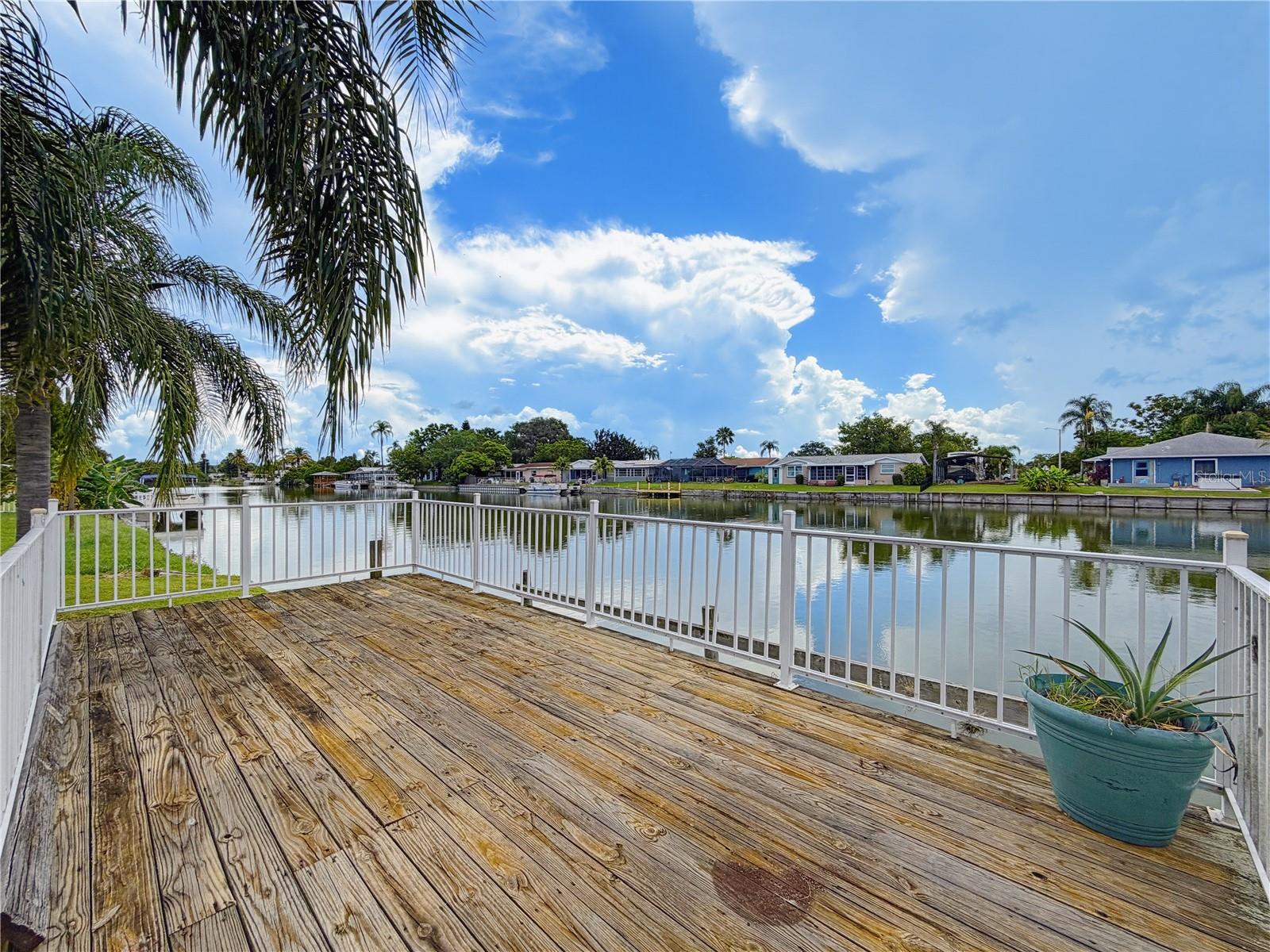 ALOHA GARDENS - Residential