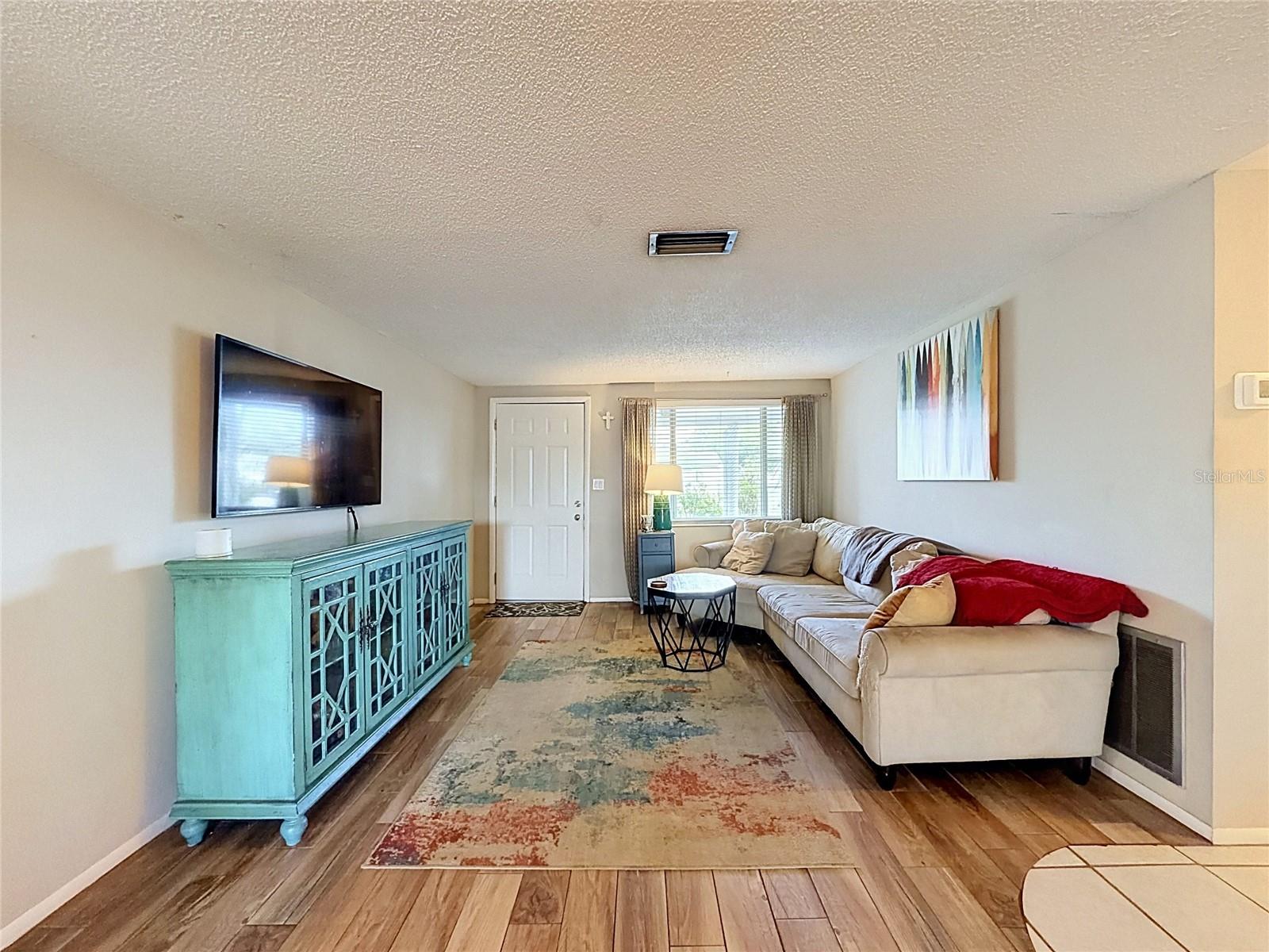 ALOHA GARDENS - Residential