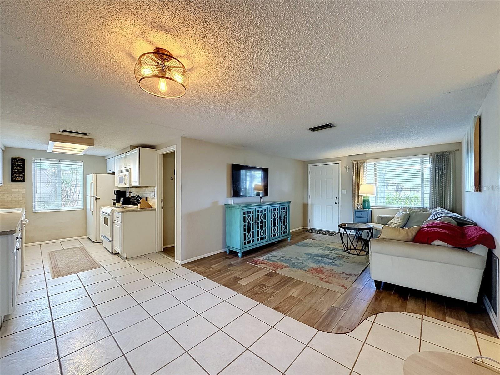 ALOHA GARDENS - Residential