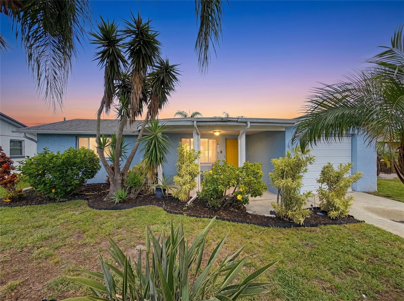 ALOHA GARDENS - Residential