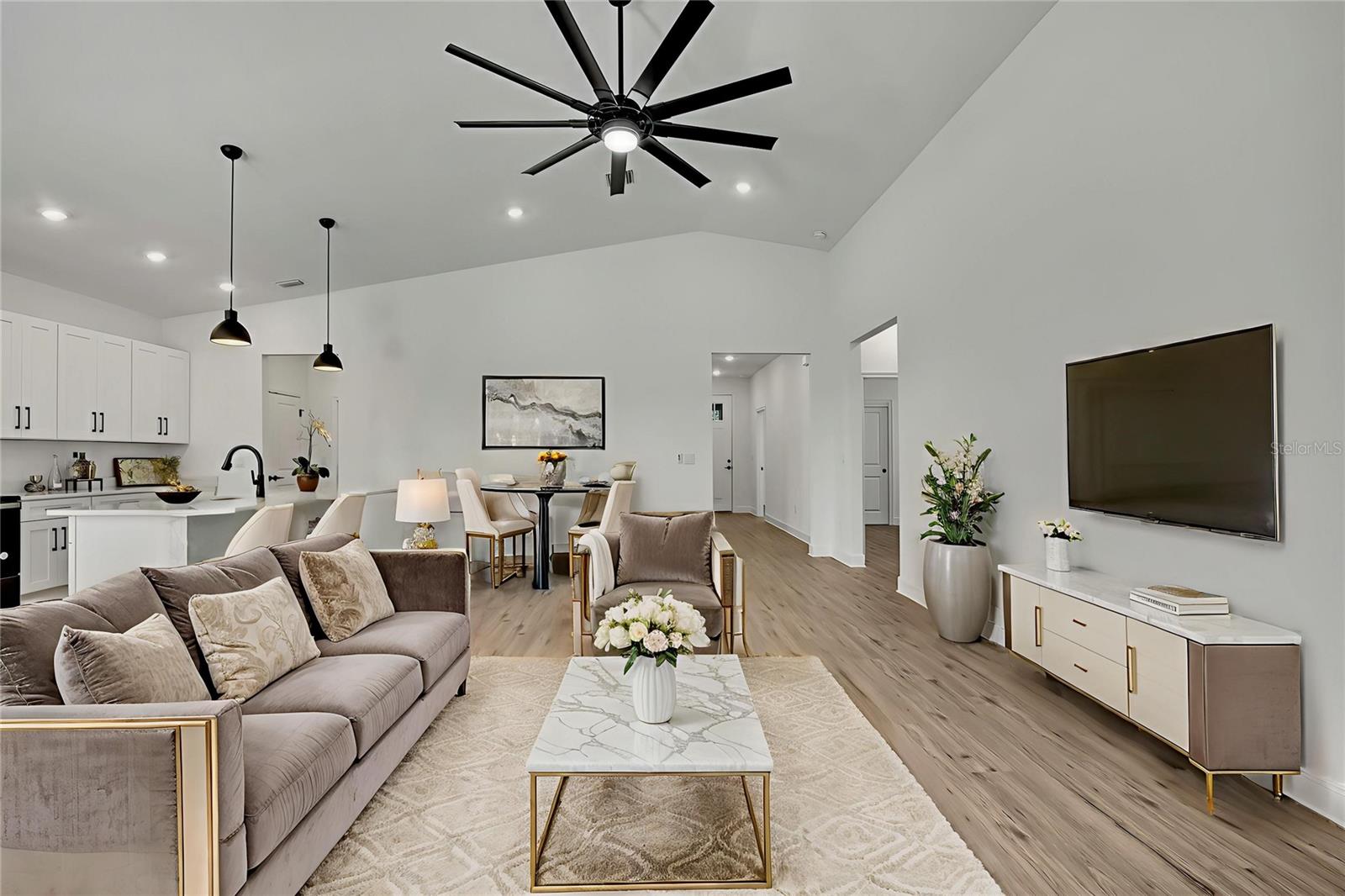 ROYAL HIGHLANDS - Residential