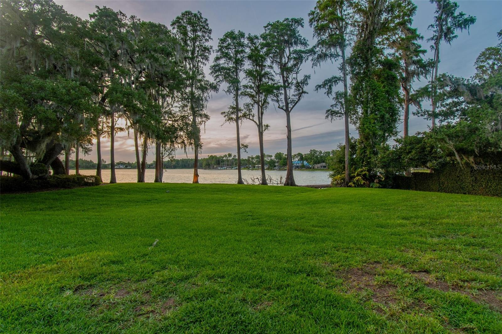 LAKE ELLEN LANDINGS TWNHMS - Residential