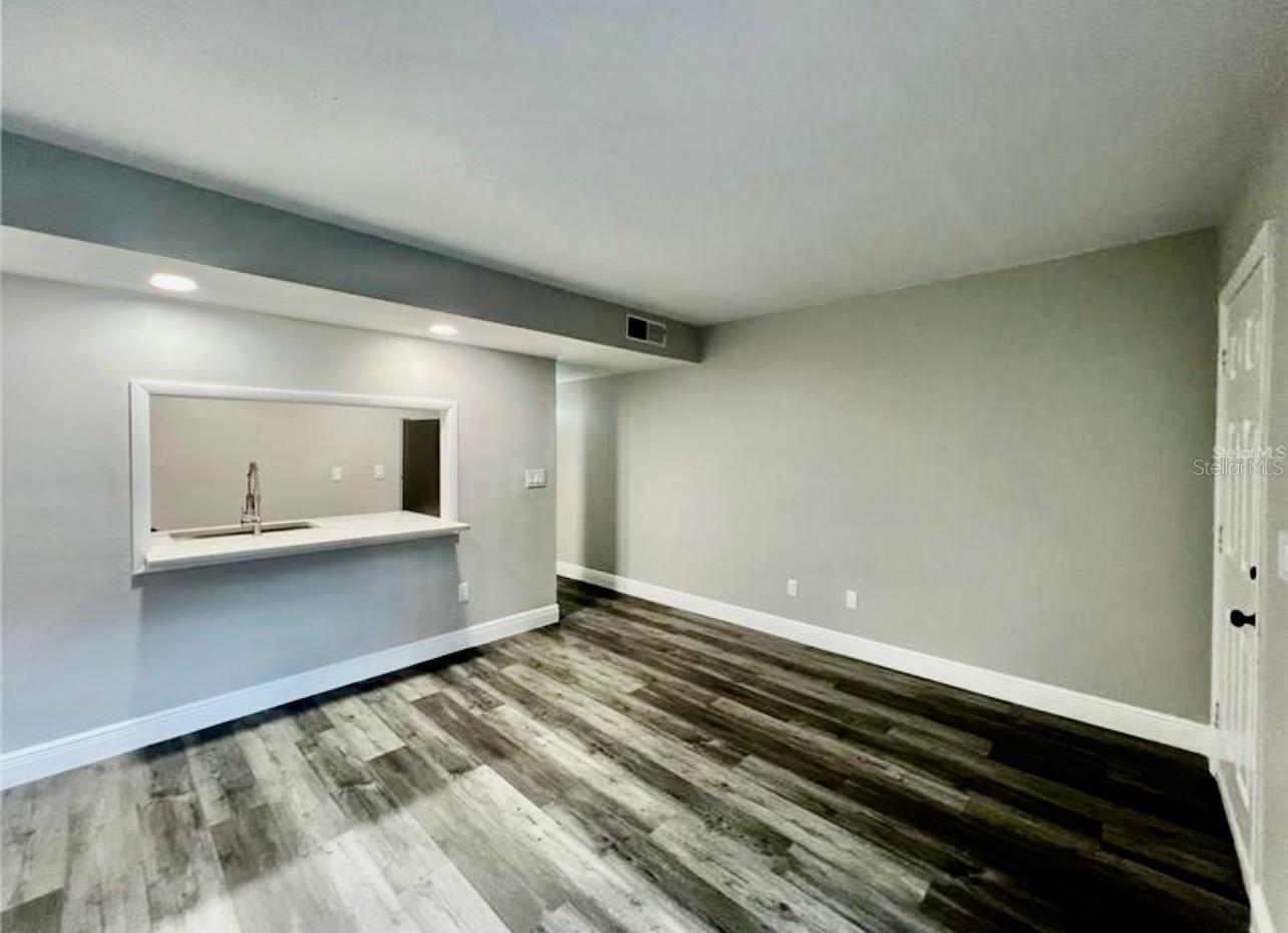 WATERSIDE CONDO I - Residential