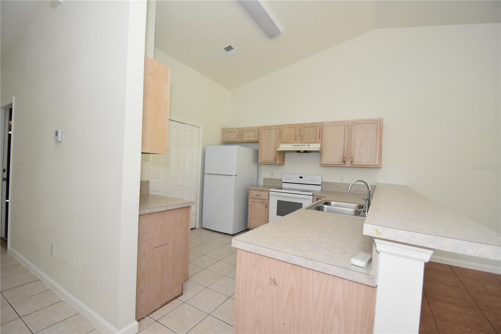 CYPRESS KNOLL - Residential Lease