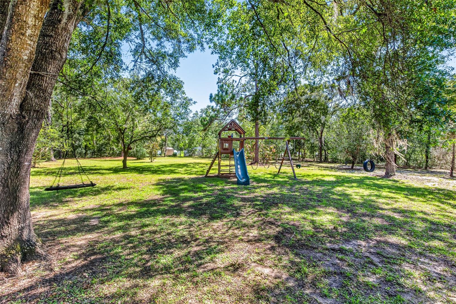 RAINBOW LAKES ESTATE - Residential