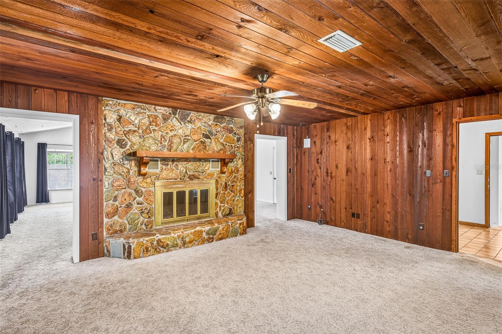 RAINBOW LAKES ESTATE - Residential