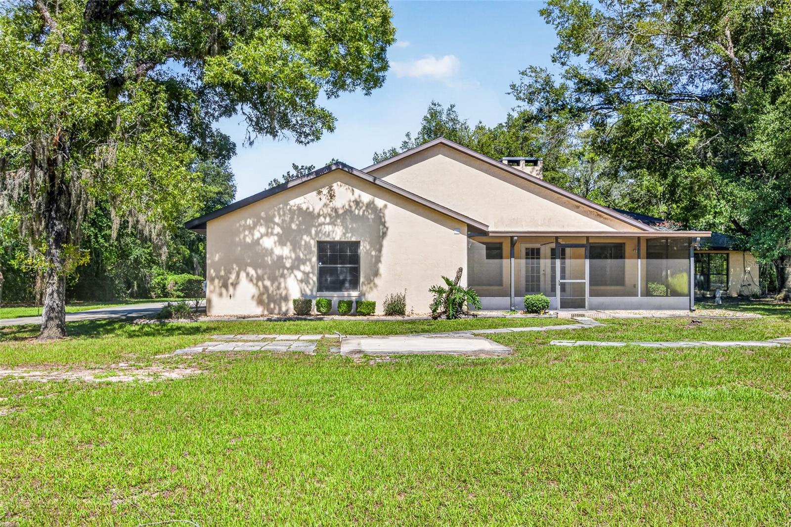 RAINBOW LAKES ESTATE - Residential