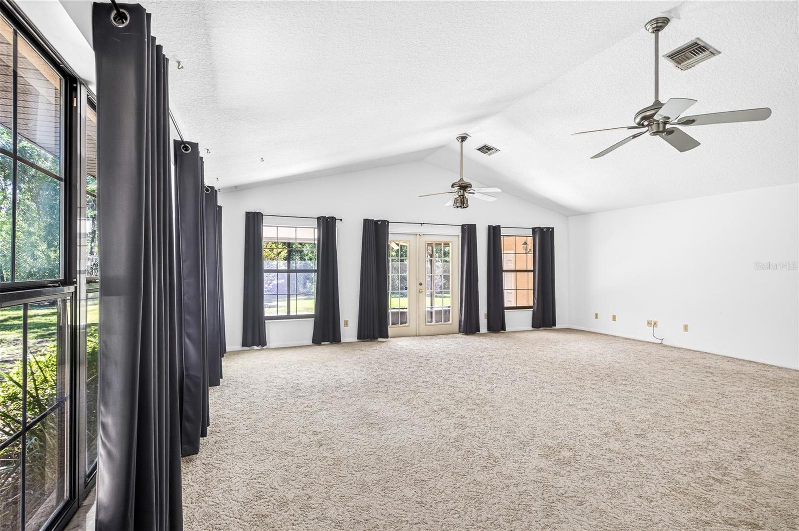 RAINBOW LAKES ESTATE - Residential