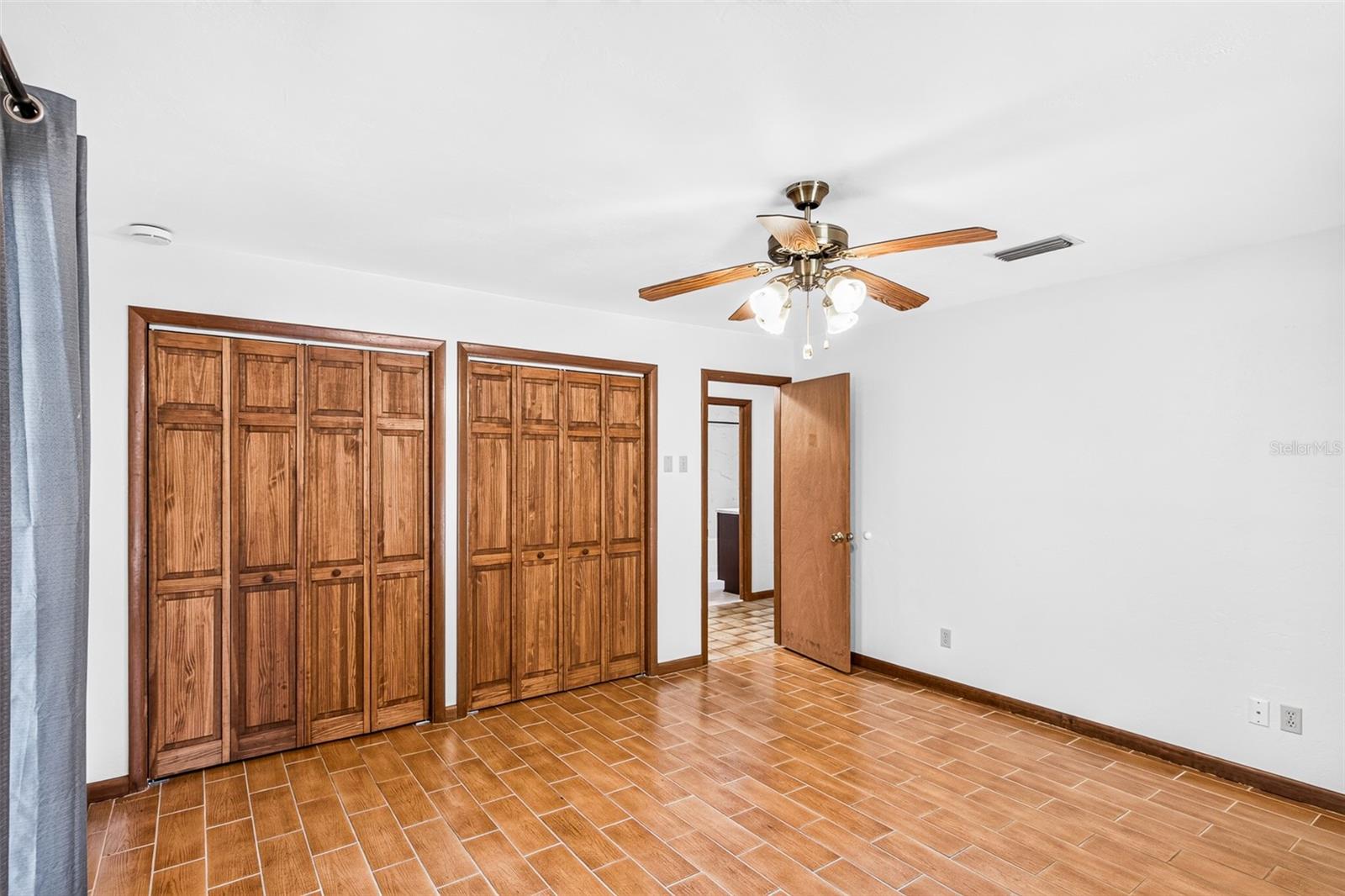 RAINBOW LAKES ESTATE - Residential