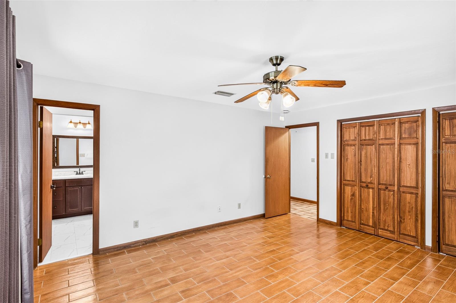RAINBOW LAKES ESTATE - Residential